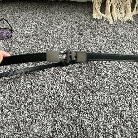 Express women’s black skinny snake skin adjustable belt size M/L - Picture 2 of 3